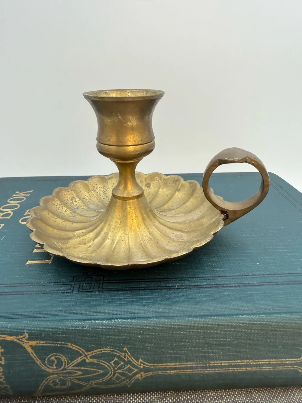 Vintage Brass Chamberstick Candle Holder Scalloped Saucer Base Finger Loop